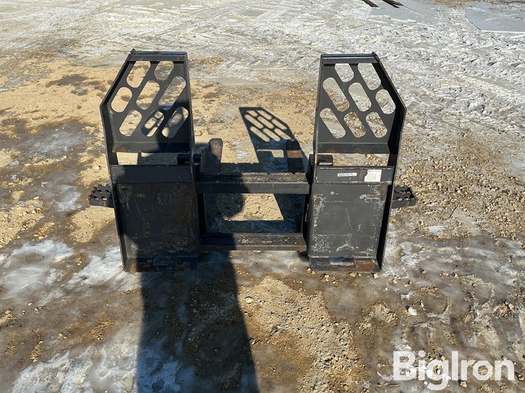 2015-melecio-4'-skid-loader-mount-pallet-forks-image-6