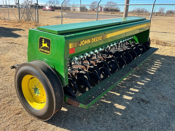 john-deere-450-image-10