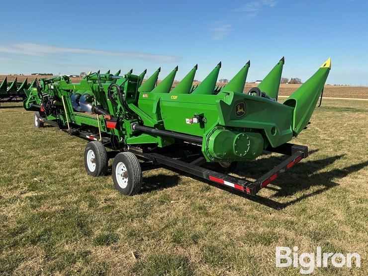 2024-john-deere-c12f-image-5
