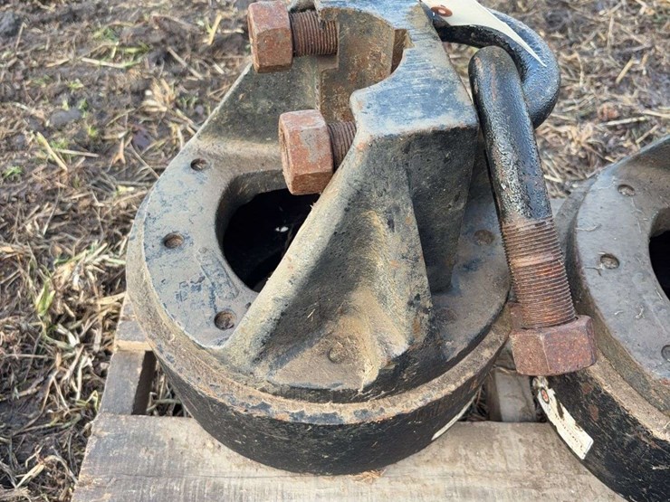 unverferth-large-wheel-hubs-for-3-1/4"-axle-image-3