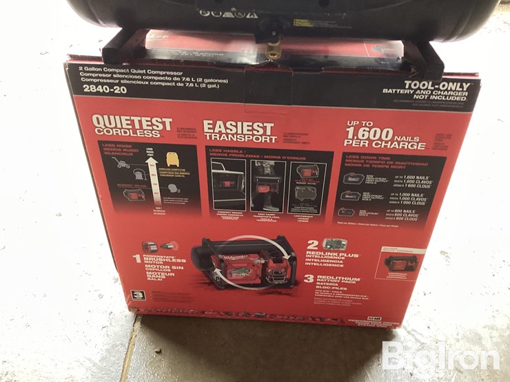 milwaukee-m18-air-compressor-image-15