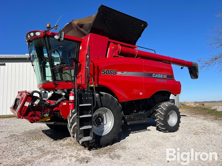 2011-case-ih-5088-image-1