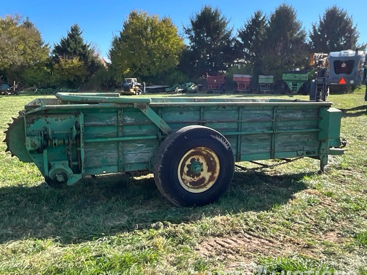 john-deere-manure-spreader-image-5
