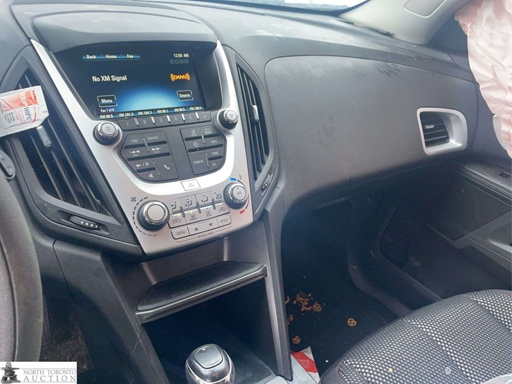 2017-chevrolet-equinox-image-14