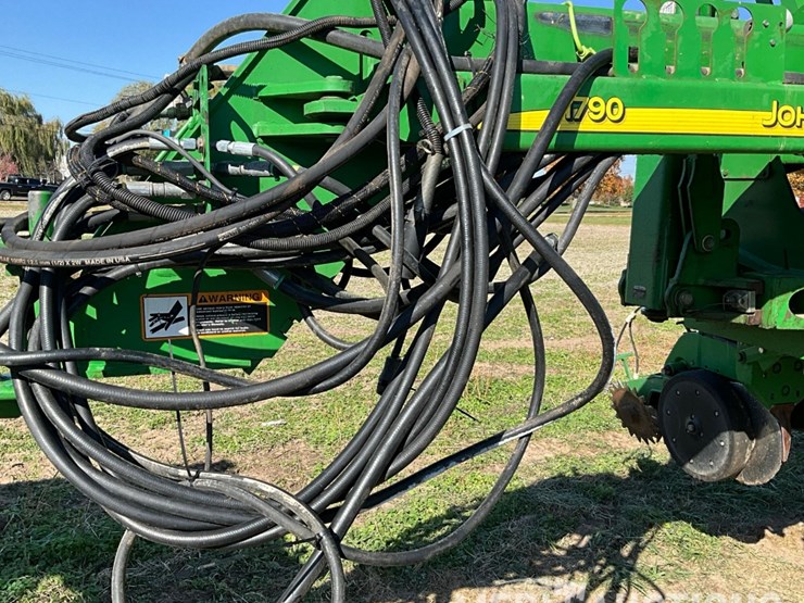 john-deere-1790-image-11
