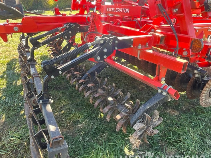 2016-kuhn-krause-8005-excelerator-verticle-tillage-tool-image-41