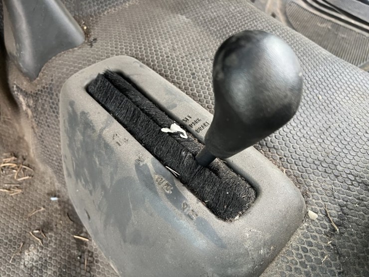 2004-chevrolet-silverado-3500-image-34