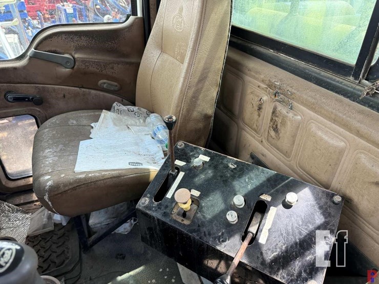 2007-mack-granite-cv713-image-17