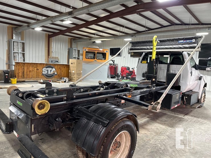 2023-ford-f650-sd-image-10