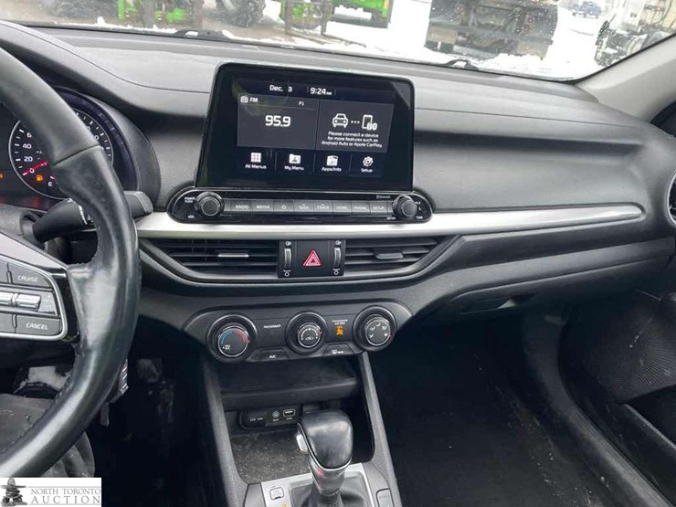 2019-kia-forte-fe-image-11