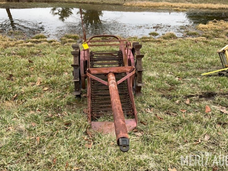antique-international-harvester-potato-plow-image-2