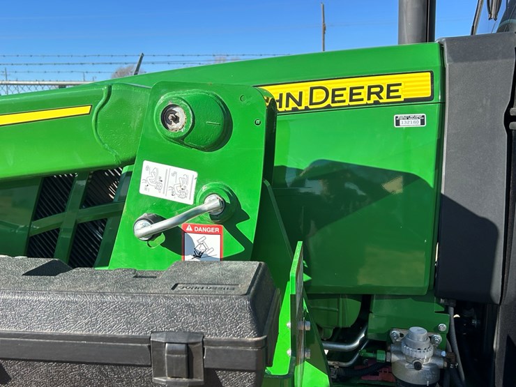 2020-john-deere-5100e-image-13