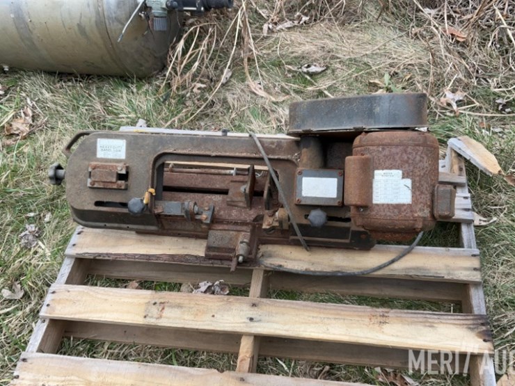 heavy-duty-band-saw-image-1