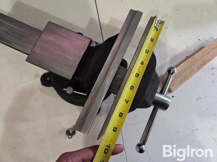 viper-bench-vise-image-8