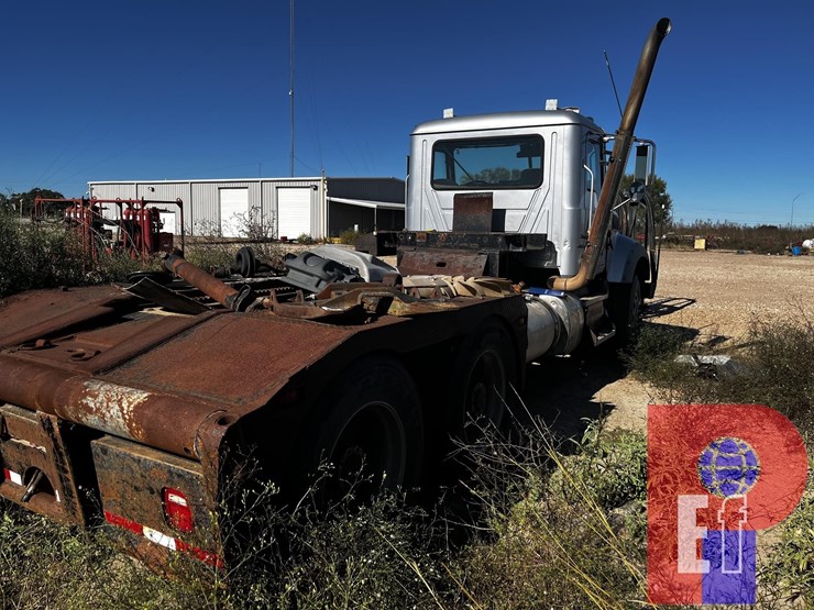 2012-mack-granite-gu713-image-4