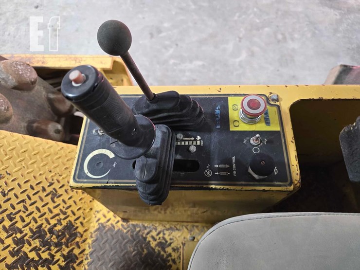 1995-caterpillar-cp-563c-image-17