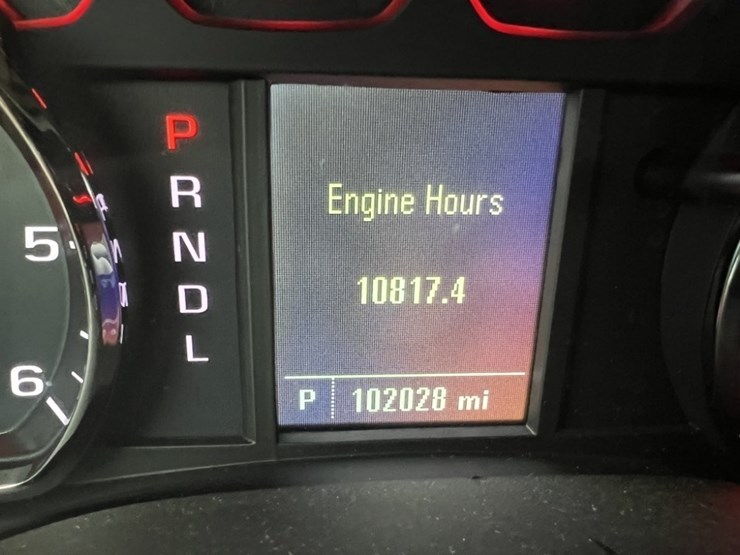 2017-chevrolet-tahoe-image-28