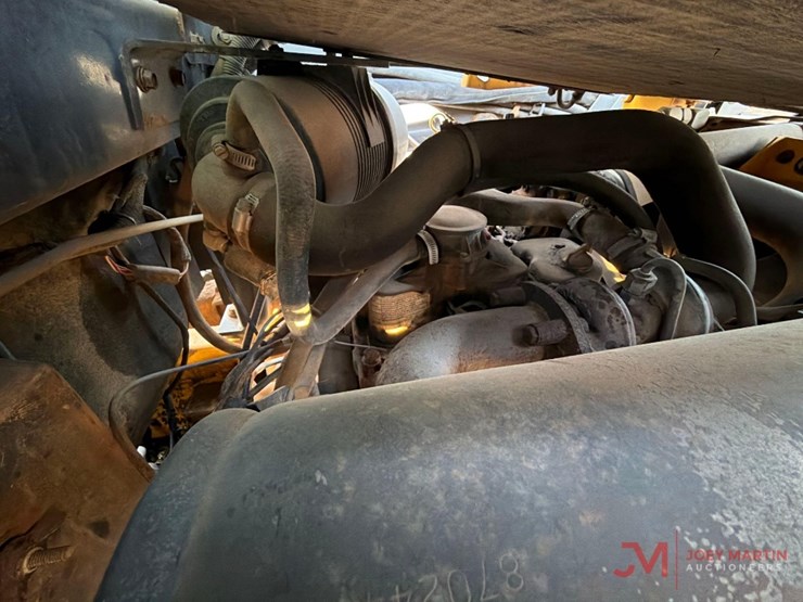 2006-new-holland-c185-image-9