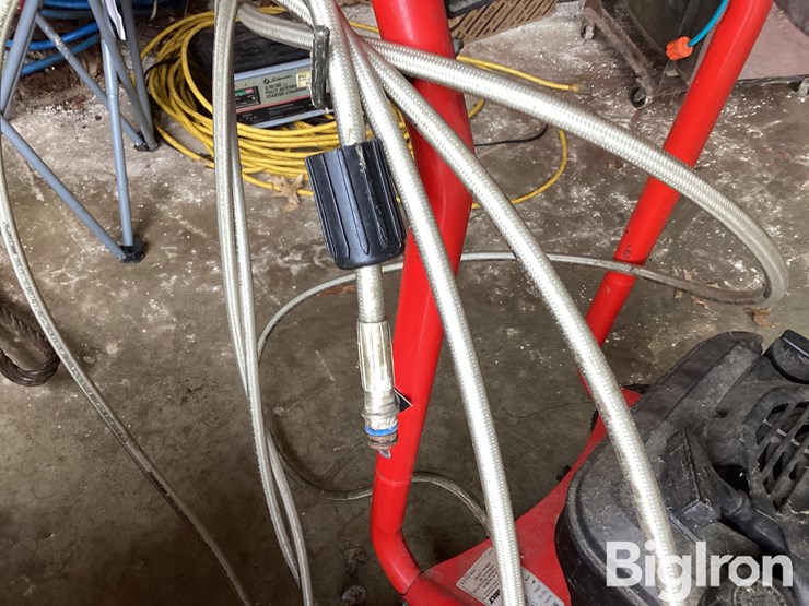 troy-bilt-2400psi-power-washer-image-11