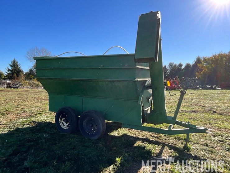 tandem-axle-2-compartment-feed-wagon-image-7