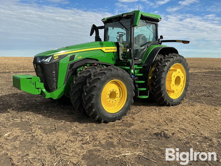 2024-john-deere-8r-370-image-1