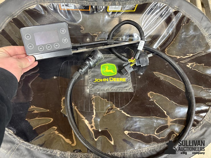 john-deere-gator-image-17