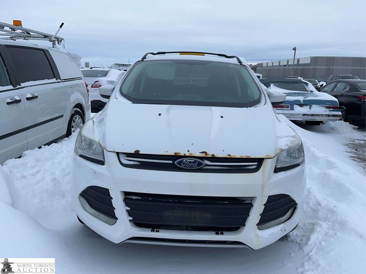 2013-ford-escape-se-image-2