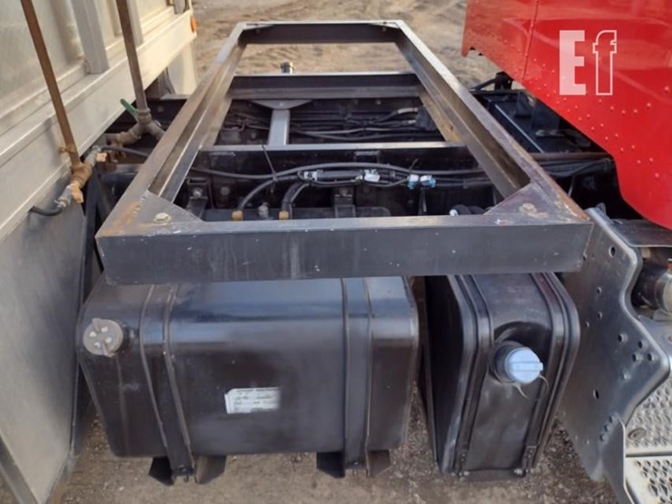 peterbilt-330-image-34