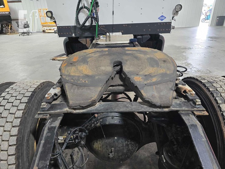 2017-peterbilt-579-image-9