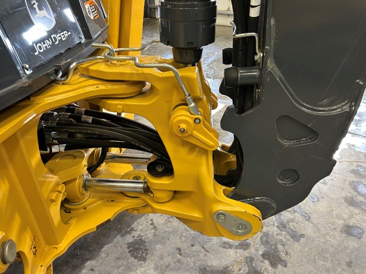 2021-deere-310sl-hl-image-43