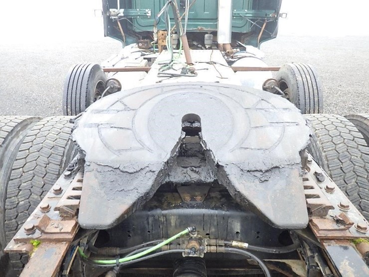 2018-western-star-5700xe-image-11