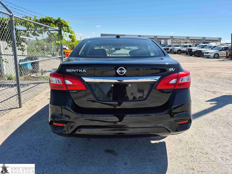 2018-nissan-sentra-sv-4dr-sedan-image-5