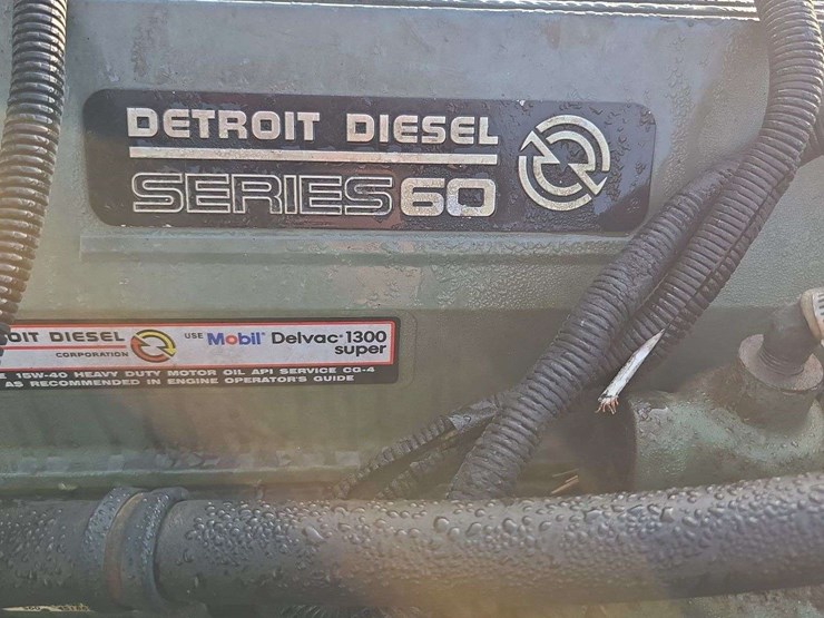 detroit-diesel-series-60-motor,-112.7-liter,-eaton-transmission-10-speed,-motor-is-good,-clutch-out-of-transmission-image-6