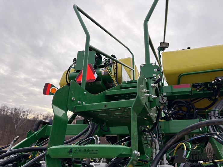 2019-john-deere-1795-image-18