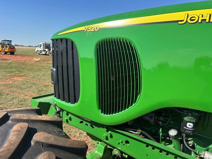 2006-john-deere-7320-image-38