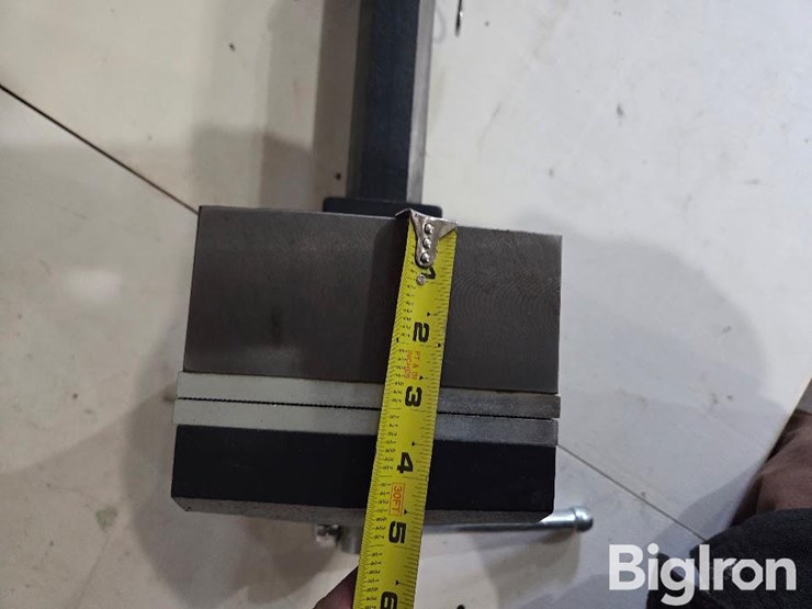 viper-receiver-hitch-vise-image-7