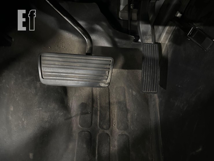 2017-chevrolet-express-2500-image-13