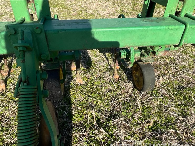 john-deere-8-image-12