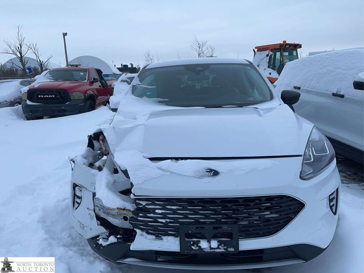 2022-ford-escape-se-image-2