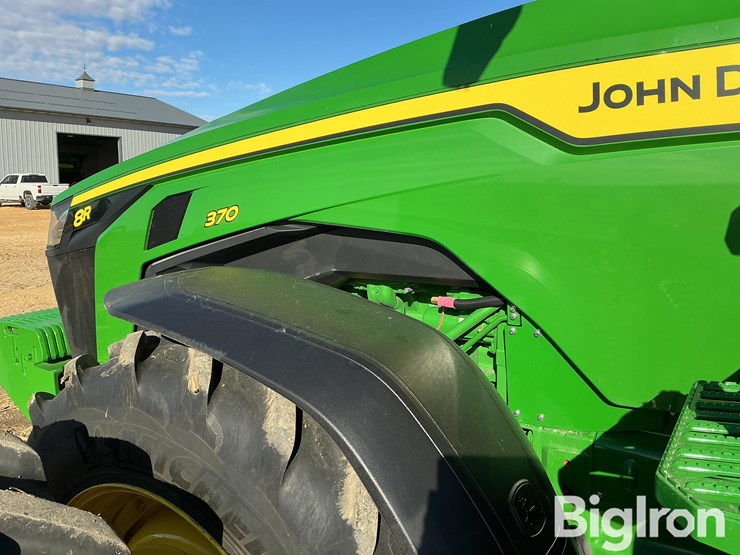 2024-john-deere-8r-370-image-12