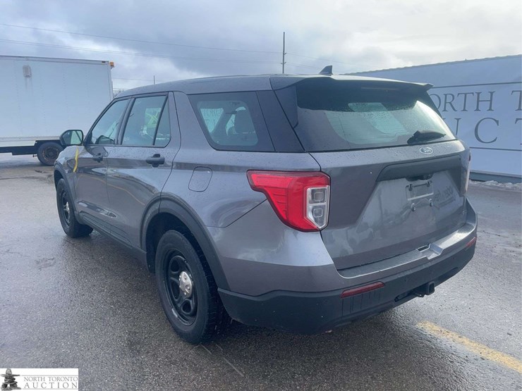 2020-ford-explorer-image-3