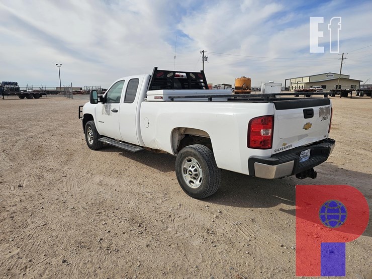 2011-chevrolet-silverado-2500hd-image-9