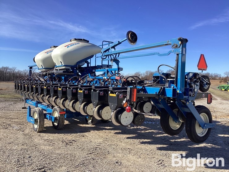 2017-kinze-3600-image-7