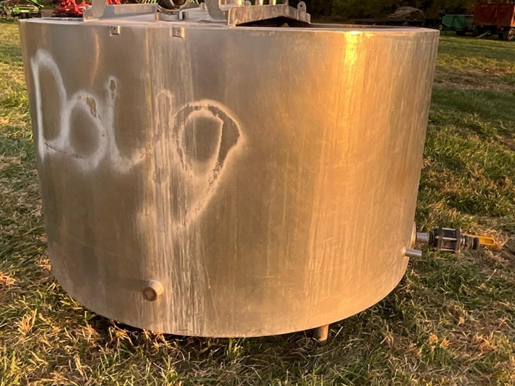 chester-jensen-company-500-stainless-steel-tank-image-1