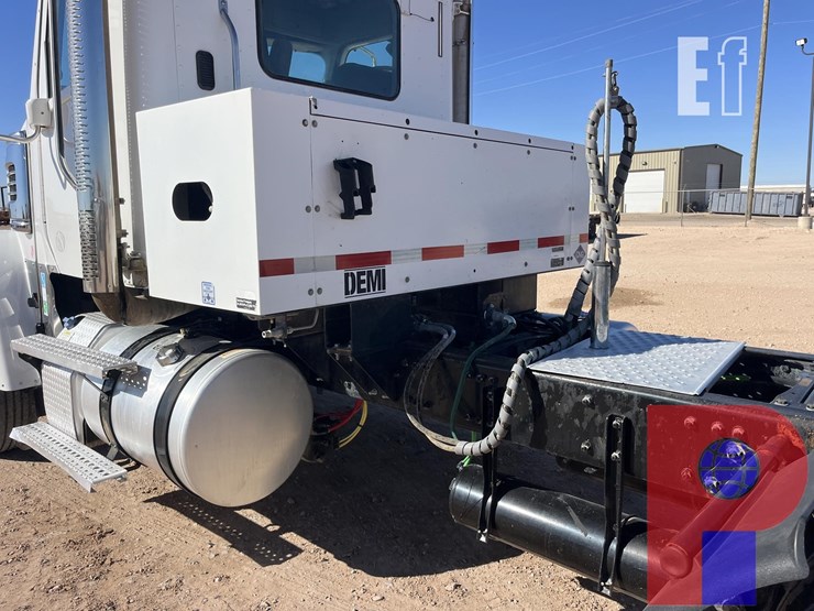 2021-freightliner-coronado-122-sd-image-12