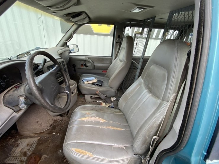 1996-chevrolet-astro-image-17
