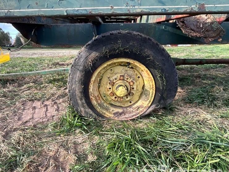 hay-rack-on-john-deere-running-gear-image-15