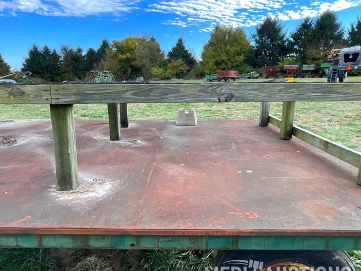 20ft.-hay-rack-with-steel-deck-image-34