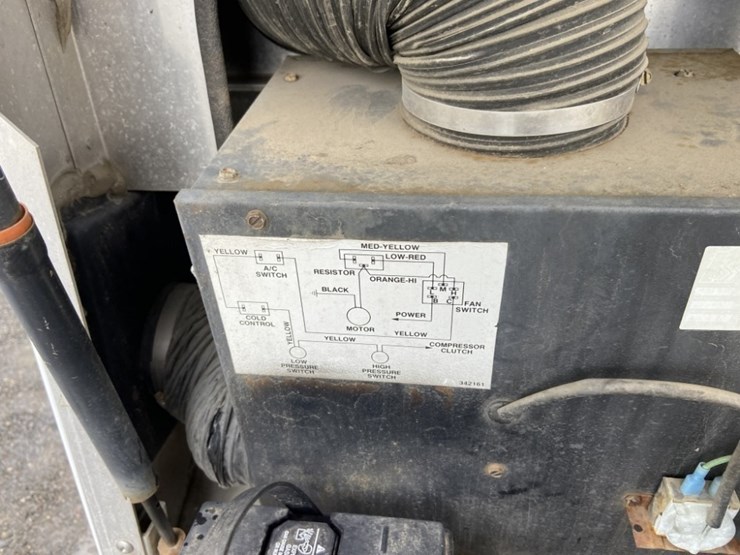 1994-chevrolet-p-truck-forward-step-van-image-39