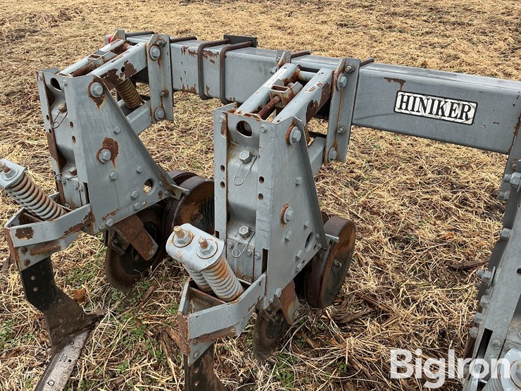 hiniker-6-row-3-pt-30”-cultivator-image-17